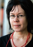 Mari K�yhk� halusi antaa tutkimuksessaan puheenvuoron my�s ty�l�istyt�ille ja -naisille. Foto: JAAKKO KILPI�INEN
