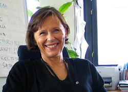 Tyterveyslaitoksen tutkija Kirsti Launis sanoo, ett suomalaisilta typaikoilta on kadonnut arkisen yhdess tekemisen tapa. Foto: ANNAKATI MATTILA