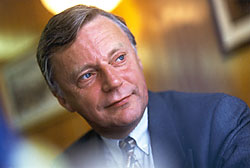 John Monks, EAY:n uusi pääsihteeri.