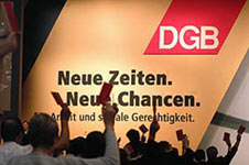 DGB:n tunnus 'Uudet ajat, uudet mahdollisuudet'