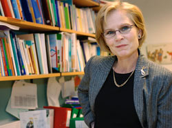 Tyterveyslaitoksen fysiologian osaston toimistopllikk Leila Hopsu. Foto: HELI SAARELA