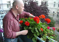 Vuokralla asuminen on Saksassa tavallista eik� asumismuoto ole vaurauden mittari, pikemminkin asuinalue. Miljoonakaupungin kohu ei kuulu takapihalle. Foto: PERTTI R�NKK�