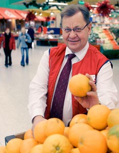 Kauppias Matti Himbergill ei olisi mitn sit vastaan, ett liikkeess olisi luottamusmies jonka kanssa neuvotella. Foto: PATRIK LINDSTRM