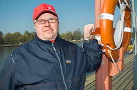 Jouko Ahonen rentoutuu kalastaessa ja karavaaniporukoissa. Foto: HELI SAARELA