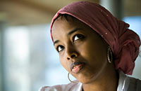 Toivon, että lapseni eivät joudu taistelemaan paikastaan työelämässä kuten minä ja vanhempani, toteaa Nura Farah. Foto: HELI SAARELA