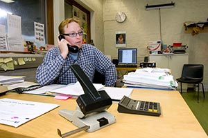 Luottamusmiehen toimisto on paikallisen edunvalvonnan keskus. Foto: JANNE RUOTSALAINEN