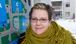  Kun vain yksikin pieni ajatus ty�yhteis�taidoista j�isi el�m��n aivoihin, olisimme jo saavuttaneet jotakin, sanoo ty�suojeluvaltuutettu Niina Laitinen, joka vet�� Invalidiliiton isoa henkil�st�projektia Tampereen asumisyksik�iss�. Foto: JANNE RUOTSALAINEN