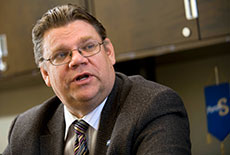 Verojen keventmisen aika ei ole nyt, Timo Soini kritisoi hallitusta. Foto: HELI SAARELA