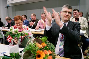 TEAM sai johdon. Varapuheenjohtajaksi valittiin Irene Hmlinen ja puheenjohtajaksi Heikki Helkavuori. Foto. WILMA HURSKAINEN