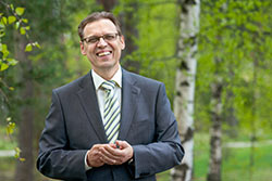 Kiitos sadoista tekstiviestein, shkpostitse, shkeitse ja kukkalhetyksin tulleista onnittelu- ja kannustusviesteist. Foto: TUULILKKI HOLOPAINEN