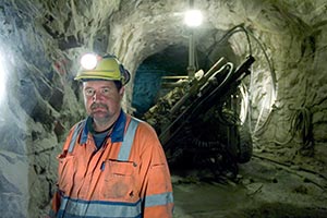 Jari Kaarlosen ura Frbyn kaivoksessa on kestnyt jo kolmekymment vuotta. Foto.  PATRIK LINDSTRM