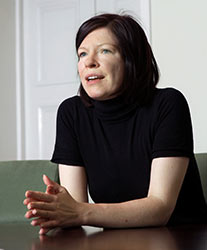 Työvoimapalvelujen uudistamisella tähdätään byrokratian karsimiseen, sanoo Anni Sinnemäki. Asiaa koskeva esitys tulee syksyllä eduskunnan käsittelyyn. Foto: TUULIKKI HOLOPAINEN